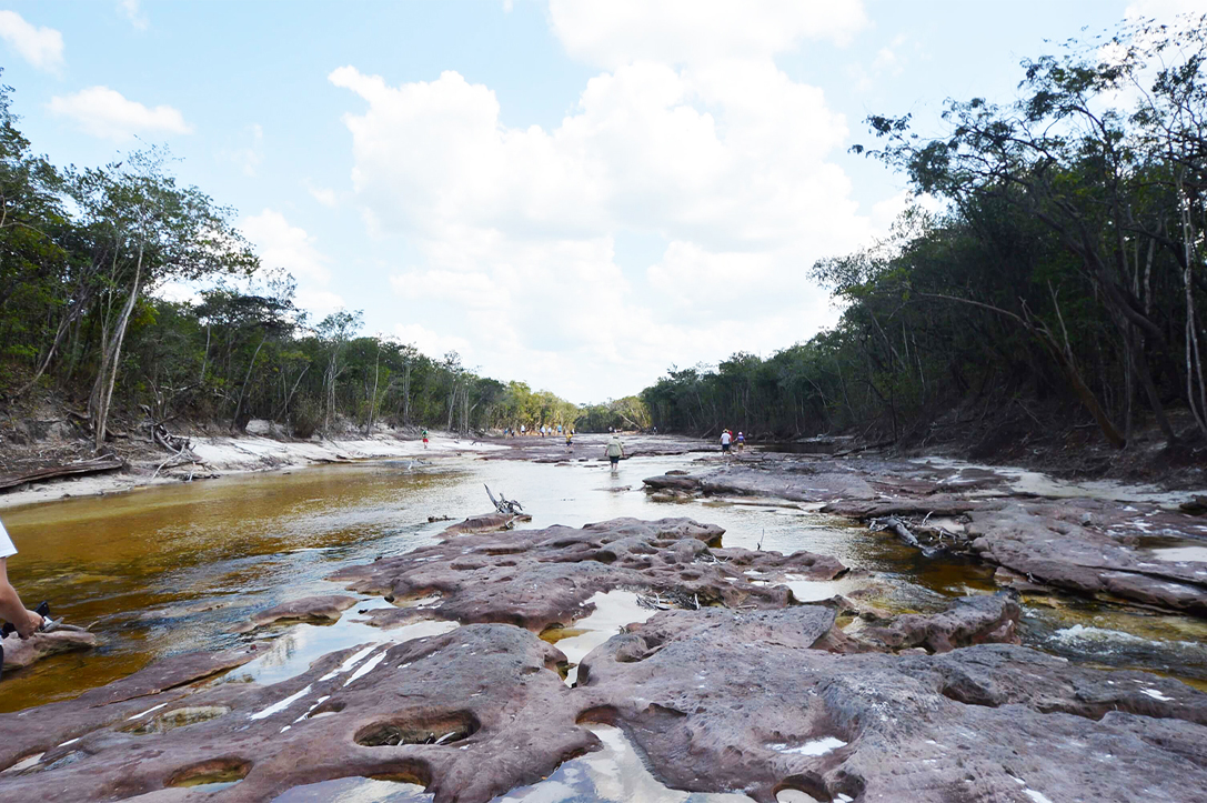 Vazante do rio - Período da Seca na Amazônia